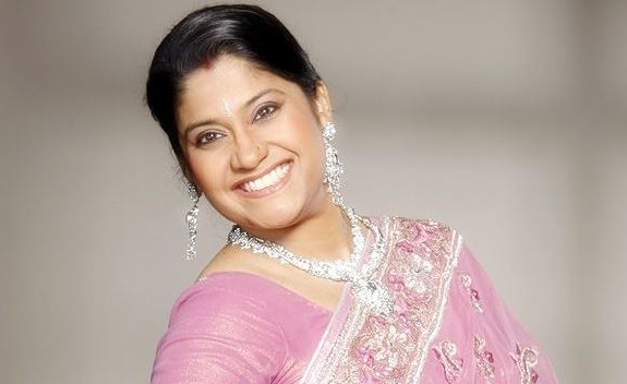  Renuka Shahane 