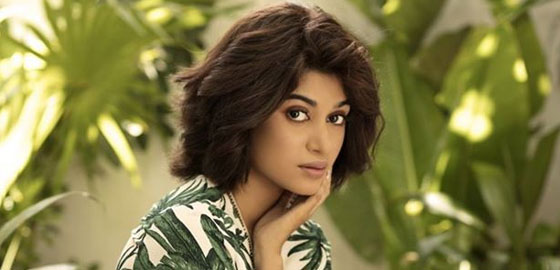 Oviya Helen