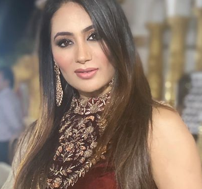  Urvashi Solanki