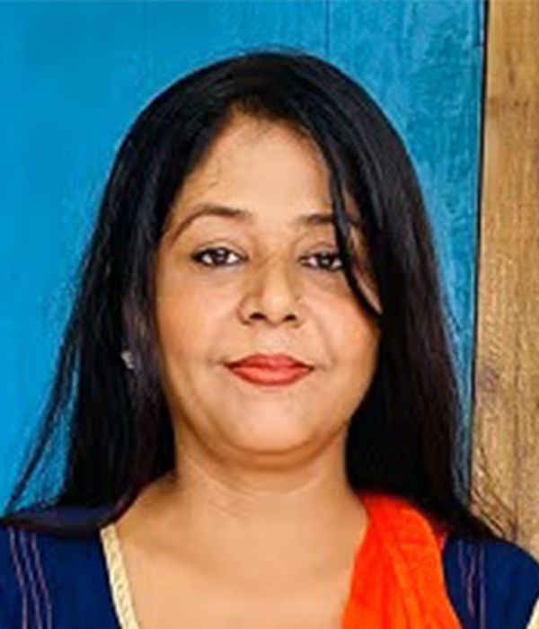 Alina Khan