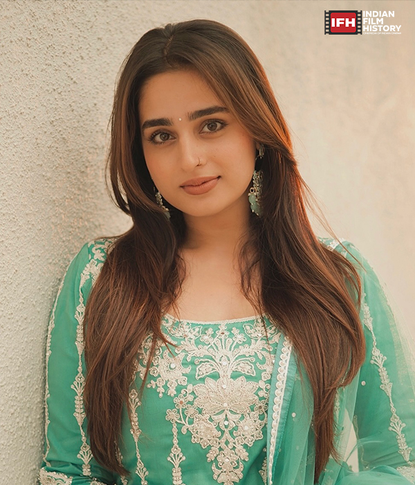 Ayesha Khan