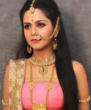 Dalljiet Kaur (TV actress)