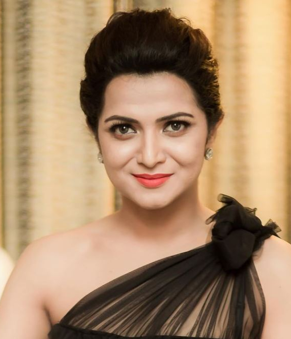 Dhivyadharshini