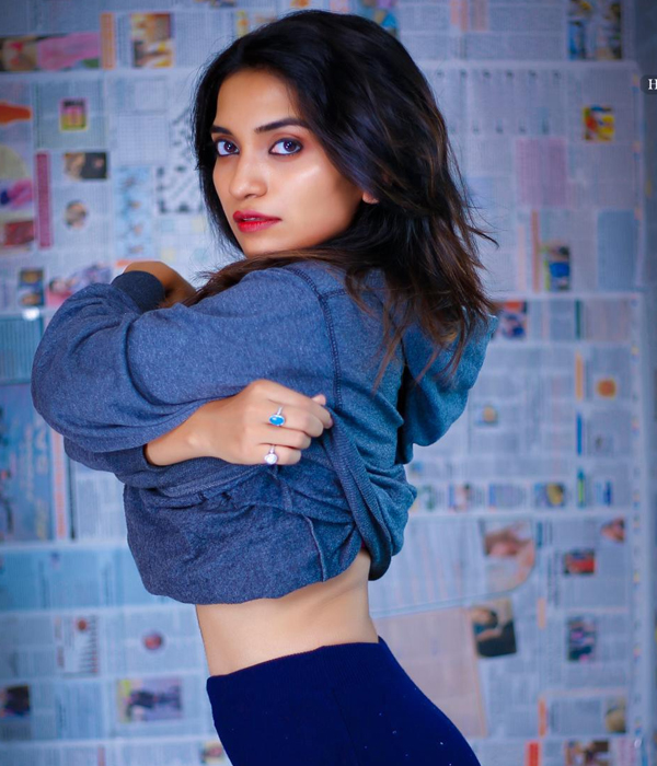 Divya Dicholkar