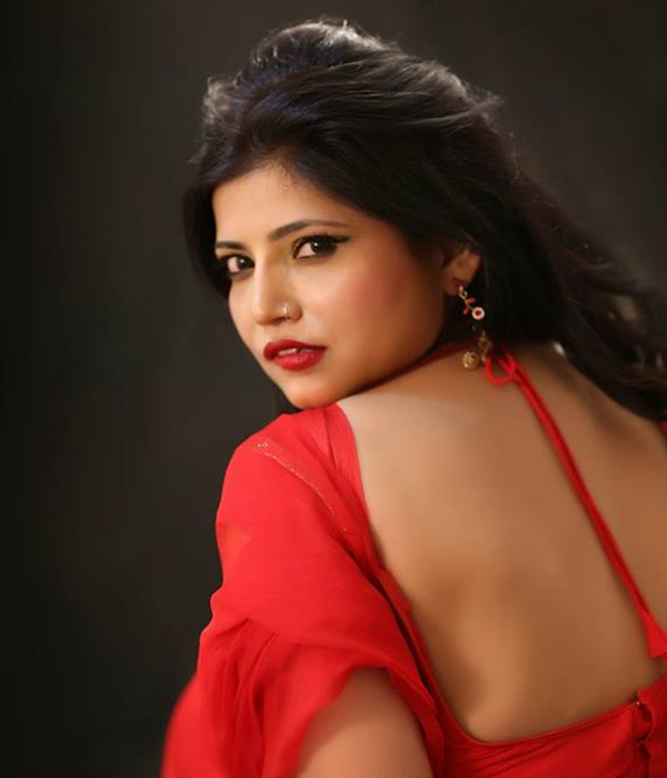 Ella Pandey
