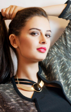 Evelyn Sharma