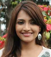 Zoya Khan